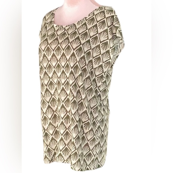 New C&C California Olive and Cream 100% Linen Leaf Print Top Blouse Medium - Picture 8 of 9